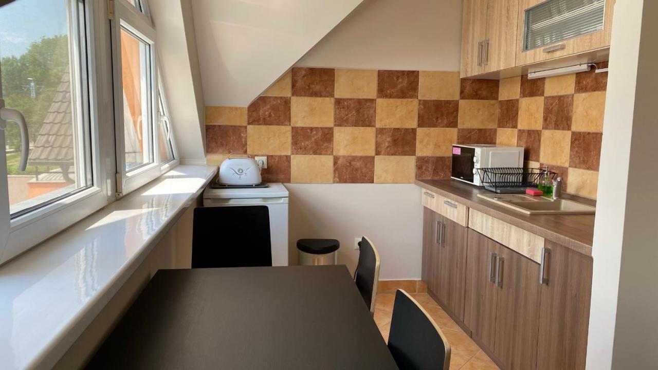 Korall Apartman Balatonfuzfo Exterior photo