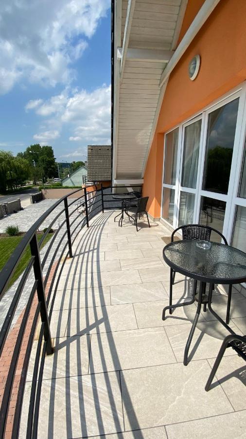 Korall Apartman Balatonfuzfo Exterior photo