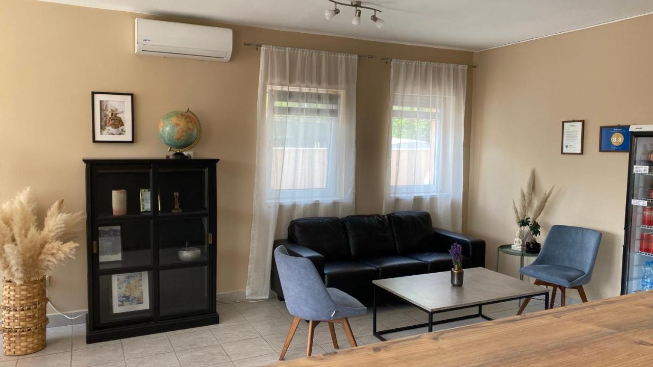 Korall Apartman Balatonfuzfo Exterior photo
