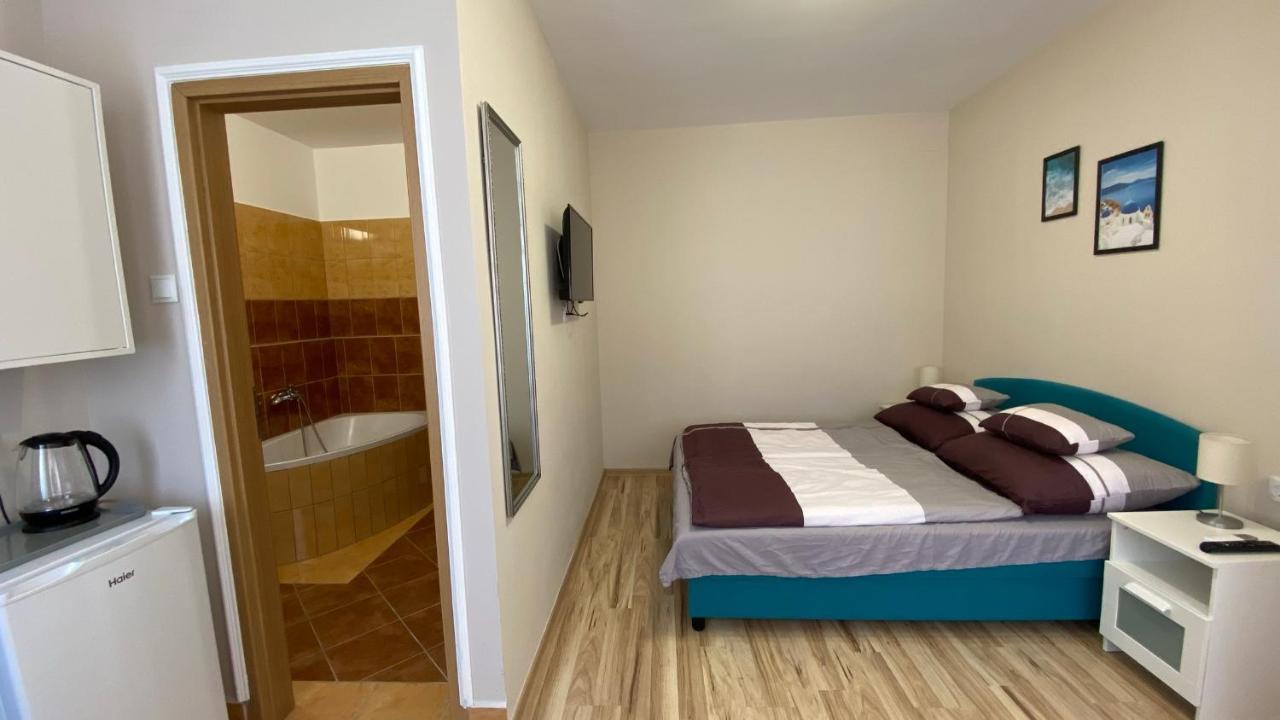 Korall Apartman Balatonfuzfo Exterior photo